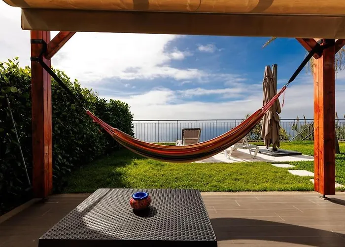 Jolie Maison Vue Sur L'ocean Funchal (Madeira)