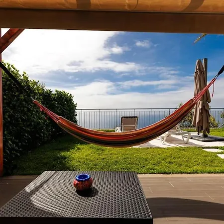Jolie Maison Vue Sur L'ocean Funchal (Madeira)
