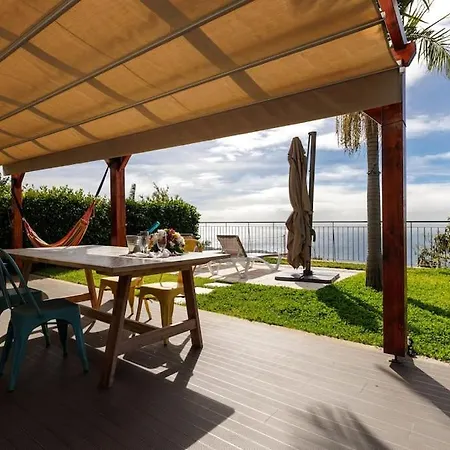 Jolie Maison Vue Sur L'ocean * Funchal (Madeira)