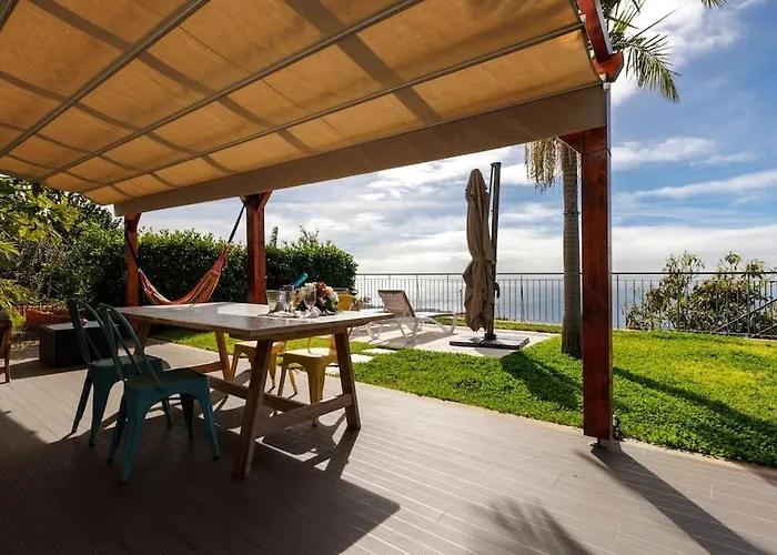 Jolie Maison Vue Sur L'ocean * Funchal (Madeira)